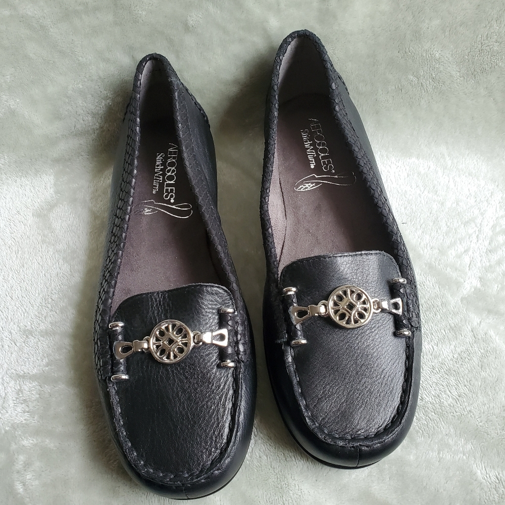 AEROSOLES StitchNTurn,Black Flats. New w/ o tags